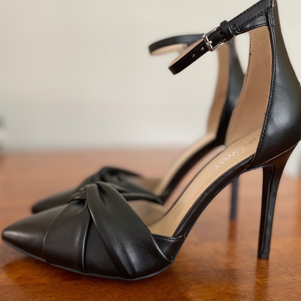 Nine West Pointed Toe Pump